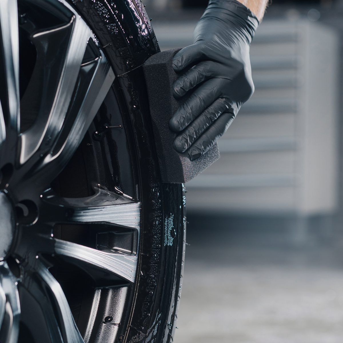 Brite Dressing wet-look tire finish
